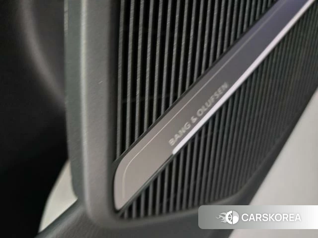 Audi Q5L id 4329180 из Китая 15