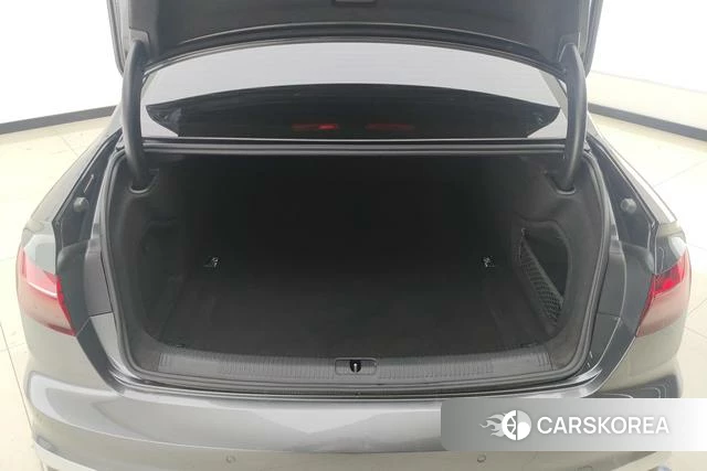 Audi A4L id 4297851 из Китая 14