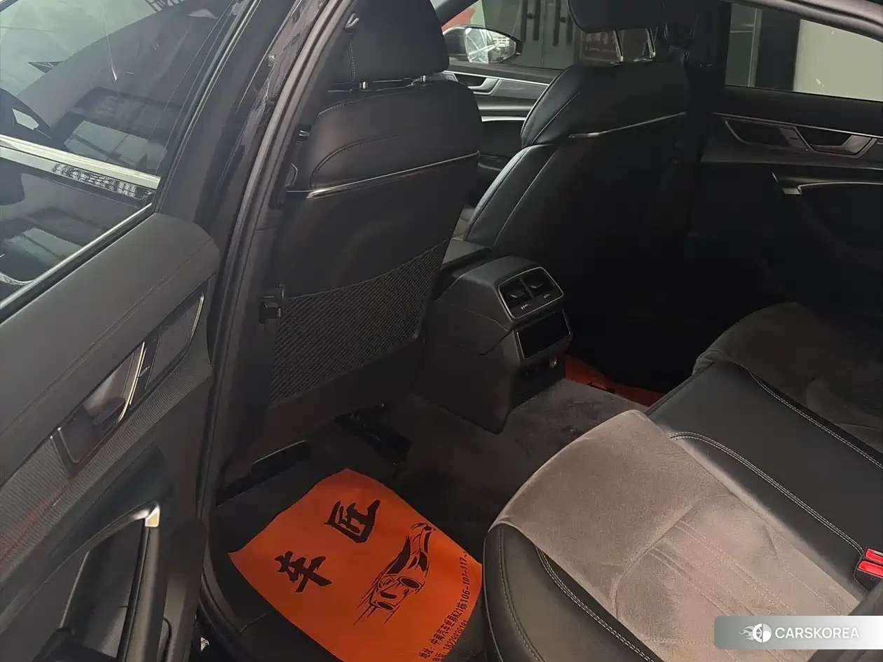 Audi A6L id 4628452 из Китая 7