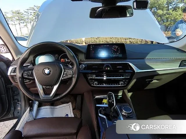 BMW 5 Series (G30) id 3709123 из Кореи 17