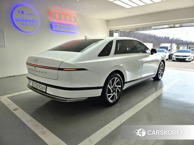 Hyundai Grandeur (GN7) id 3818038 из Кореи 17