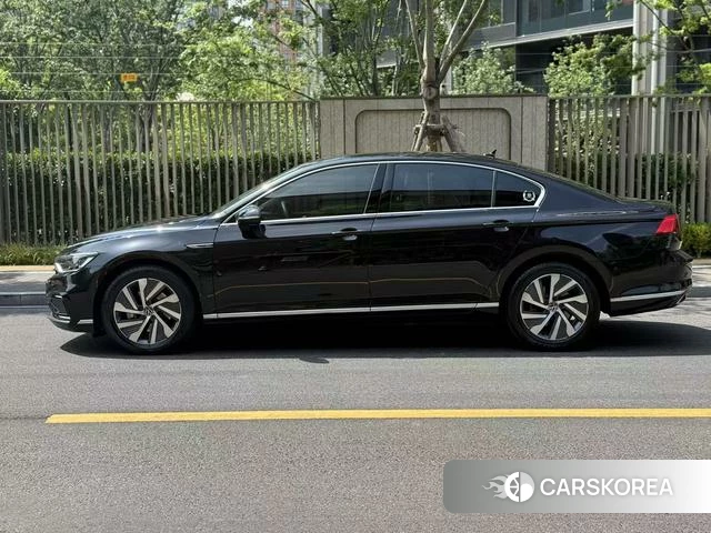Volkswagen Magotan PHEV id 4299803 из Китая 10