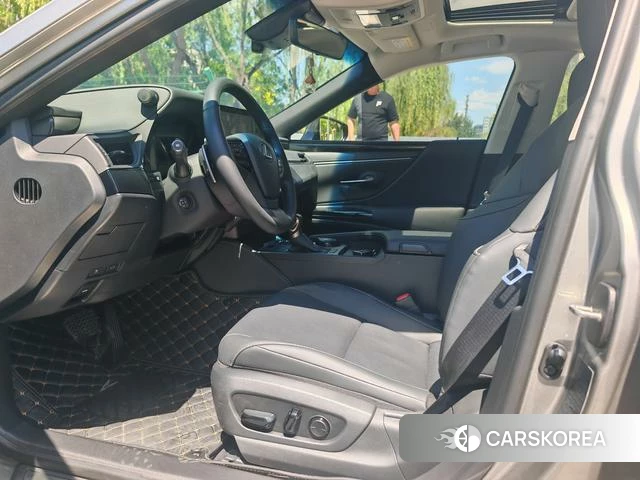 Lexus ES id 4272279 из Китая 21