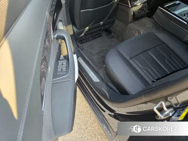 Audi A8 (D5) id 3585841 из Кореи 7