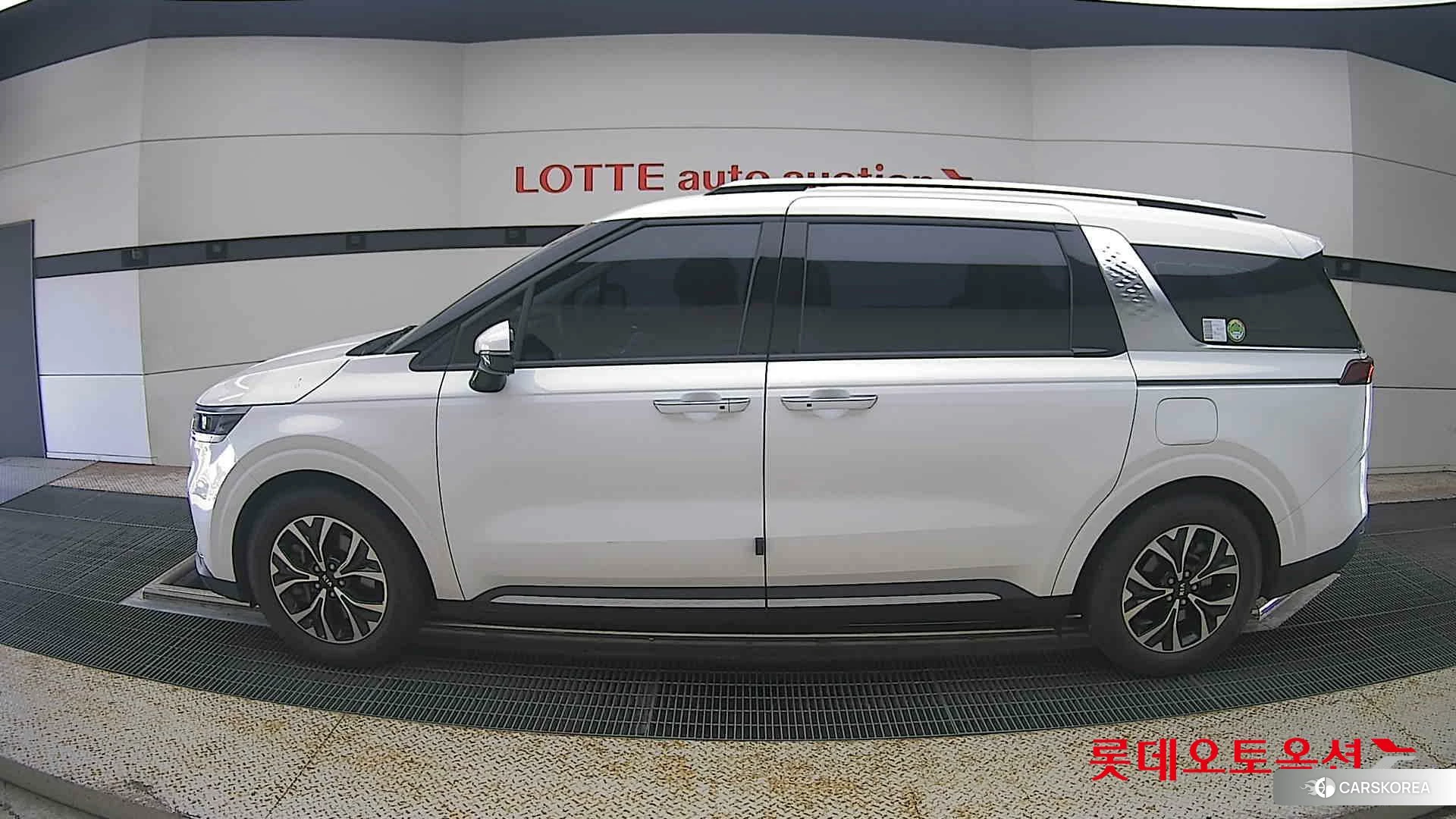Kia Carnival id 4664337 из Кореи 35