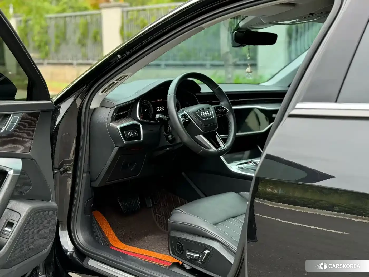 Audi A6L id 4576866 из Китая 7