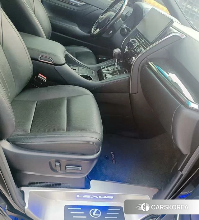 Lexus LM id 4393330 из Китая 9