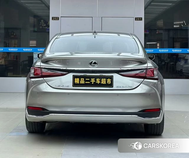Lexus ES id 4291443 из Китая 7