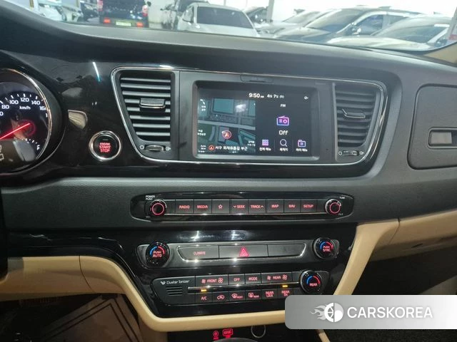 Kia The New Carnival id 3899950 из Кореи 17