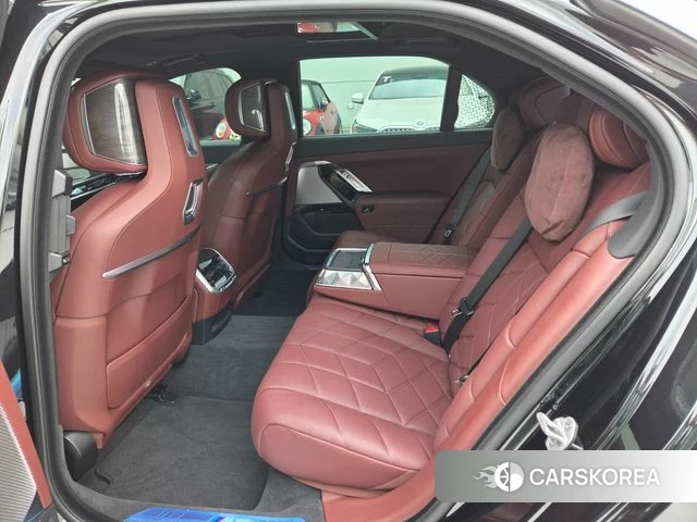 BMW 7 Series (G70) id 4513035 из Кореи 11