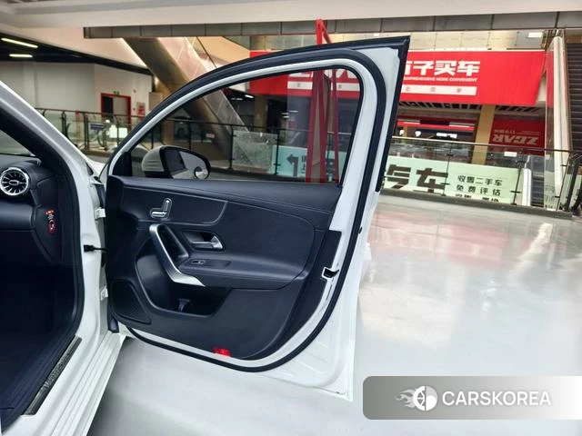Mercedes-Benz Class A id 4321119 из Китая 36