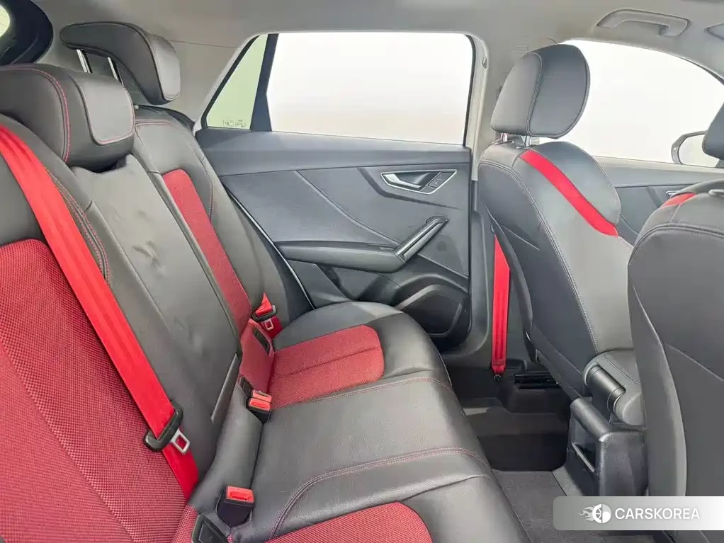Audi Q2L id 4674416 из Китая 15