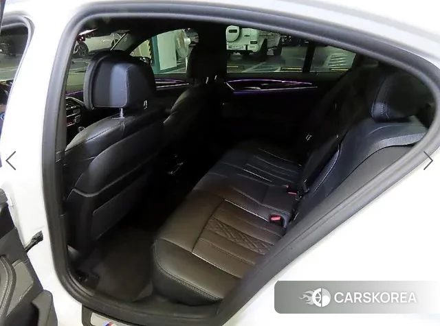 BMW 5 Series (G30) id 3427515 из Кореи 17