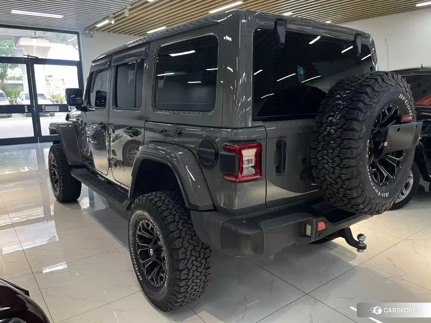 Jeep Wrangler id 4570799 из Китая 18