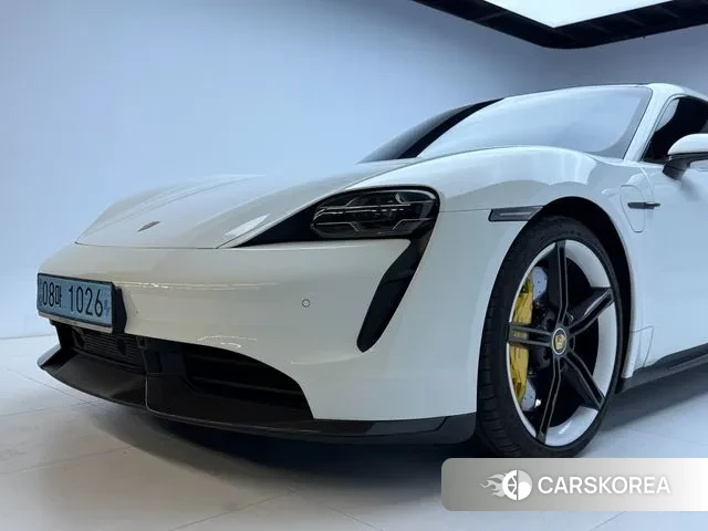 Porsche Taycan id 3064222 из Кореи 17