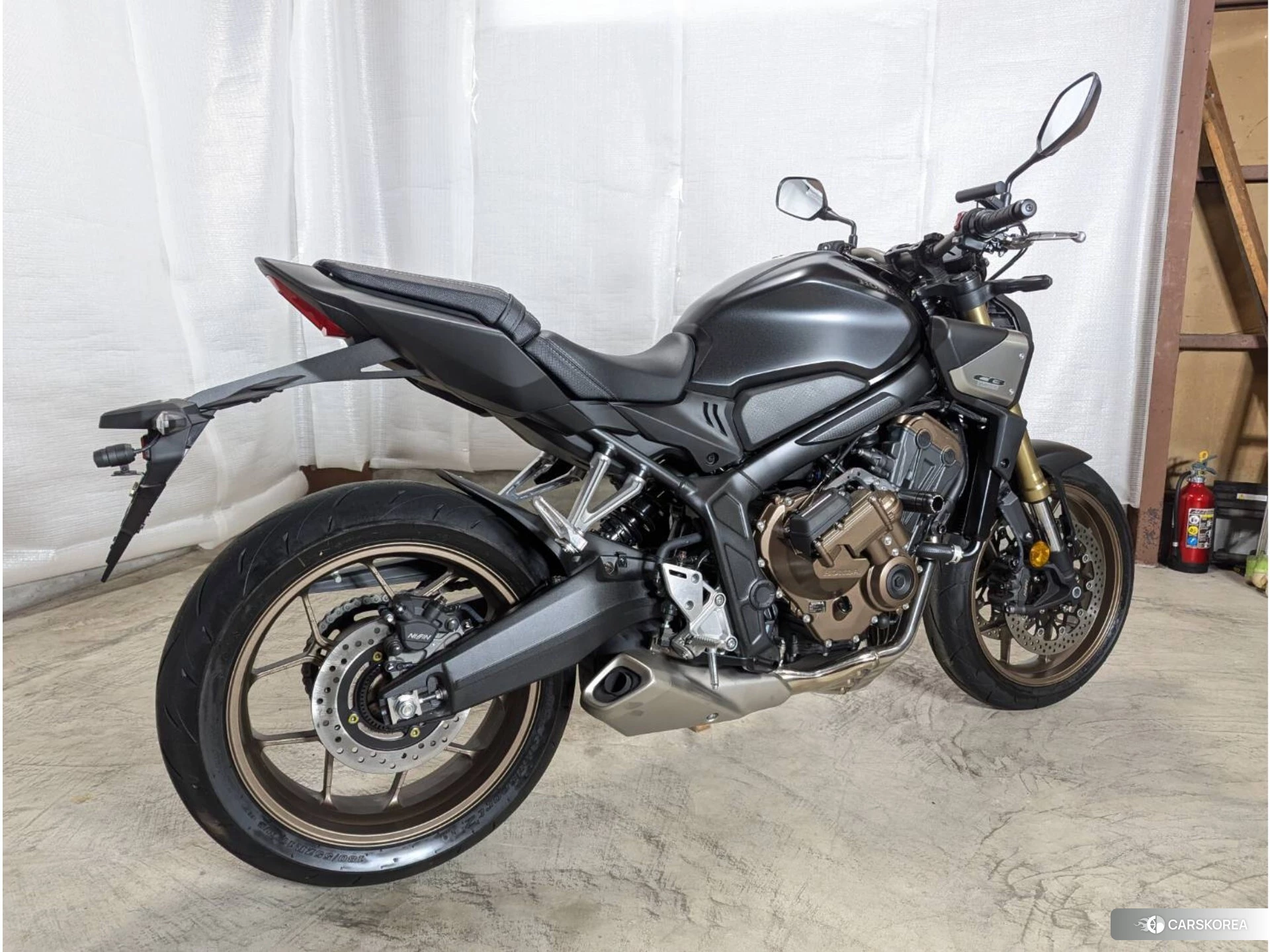 Проданный Honda CB650R E-CLUTCH id 4320416 из Японии, фото 7