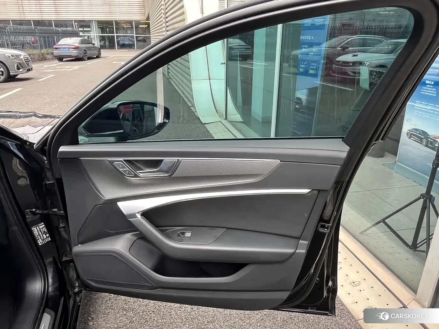 Audi A6L id 4570497 из Китая 14