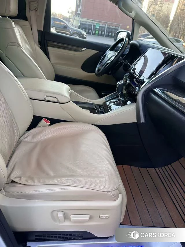 Toyota Elfa id 4258830 из Китая 9