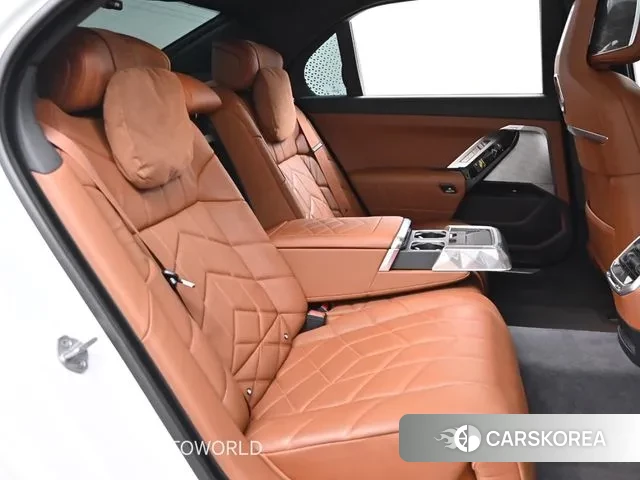 BMW 7 Series (G70) id 3544805 из Кореи 17