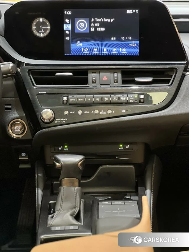 Lexus ES id 4262152 из Китая 15