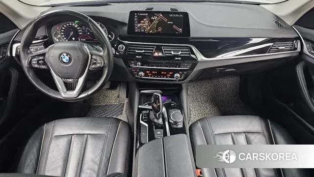 BMW 5 Series (G30) id 3050322 из Кореи 17