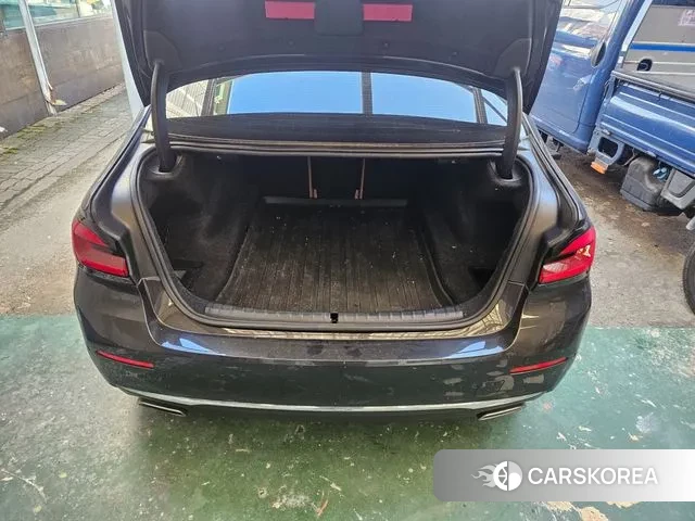 BMW 5 Series (G30) id 3338838 из Кореи 17