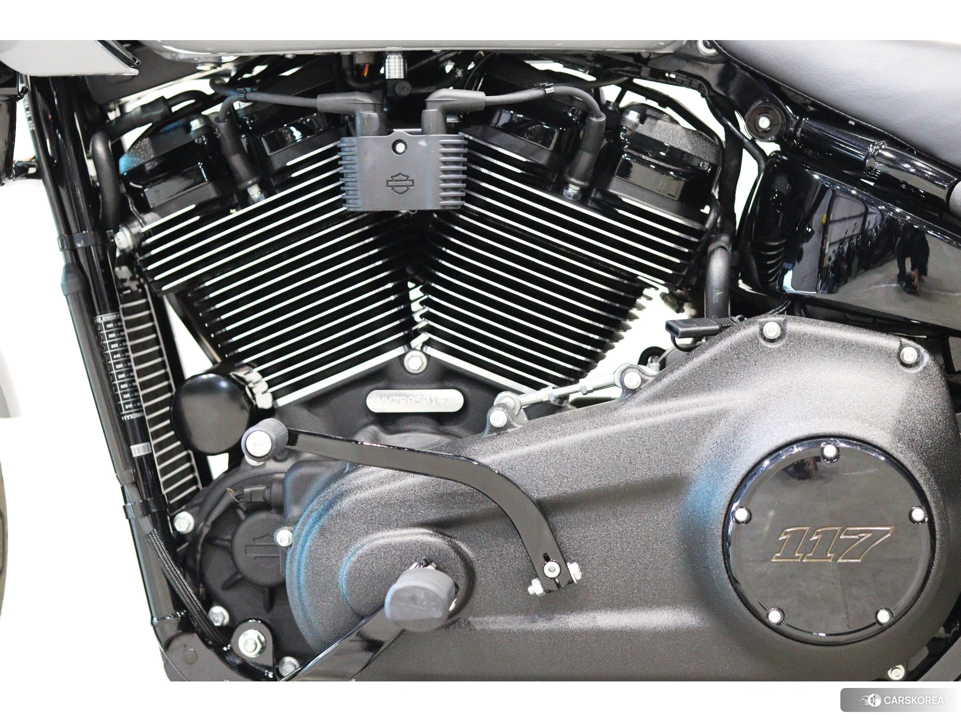 Harley-Davidson Softail Low Rider ST FXLRST1920 id 4380304 из Японии 13