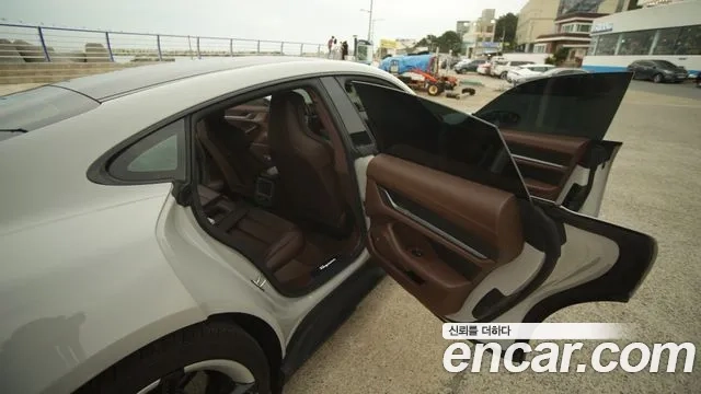 Porsche Taycan id 2899553 из Кореи 17