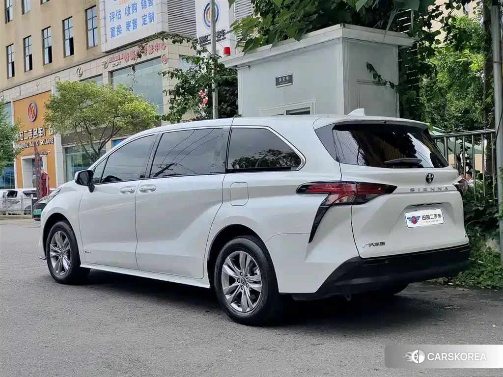 Toyota Sienna id 4565289 из Китая 8