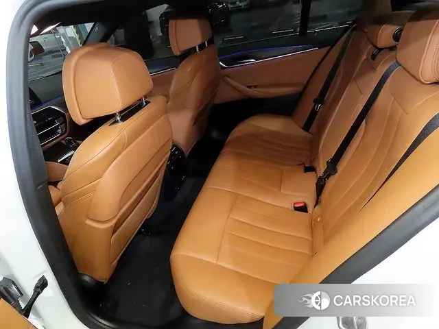 BMW 5 Series (G30) id 3676948 из Кореи 17