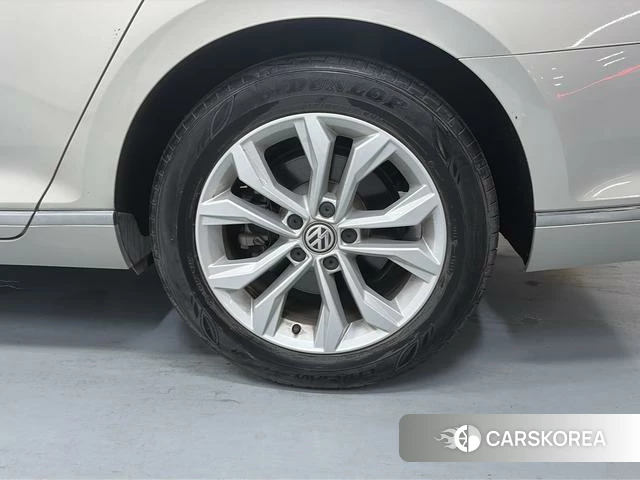 Volkswagen Magotan id 4238083 из Китая 17