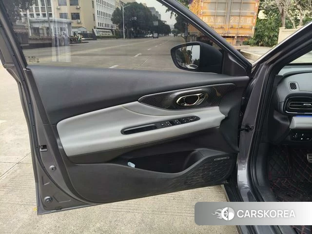 GAC Trumpchi Shadow Leopard id 3856299 из Китая 22