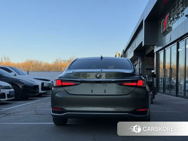 Lexus ES id 4272332 из Китая 13