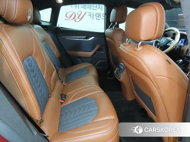 Maserati Levante id 4251407 из Кореи 17