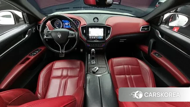 Maserati Ghibli id 3499917 из Кореи 17