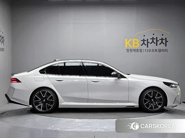 BMW M5 (G90) id 4321592 из Кореи 17
