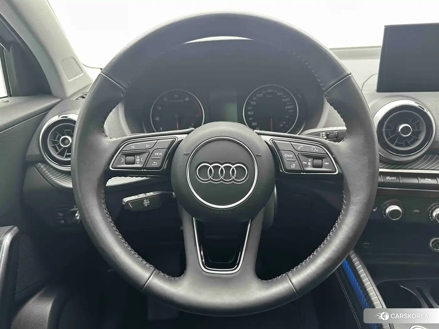 Audi Q2L id 4659823 из Китая 16