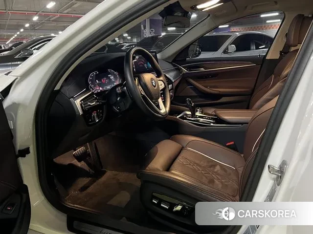 BMW 5 Series (G30) id 3770247 из Кореи 17