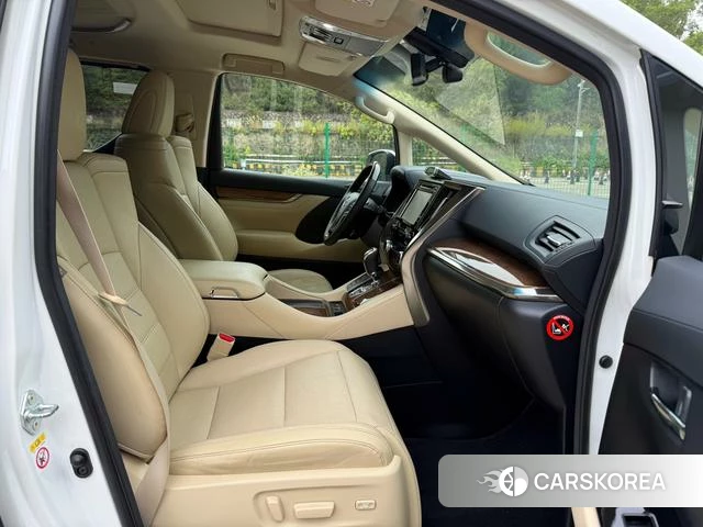 Toyota Elfa id 4222253 из Китая 9