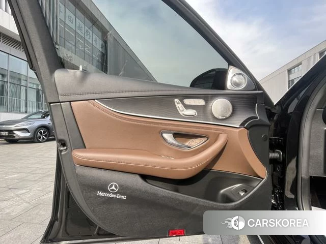 Mercedes-Benz E-class id 4217419 из Китая 13