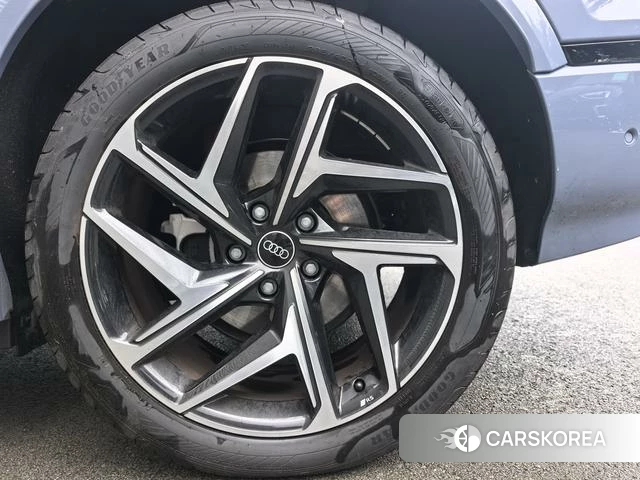Audi Q6L Sportback e-tron id 4272227 из Китая 12