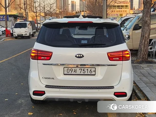 Kia The New Carnival id 3434687 из Кореи 17