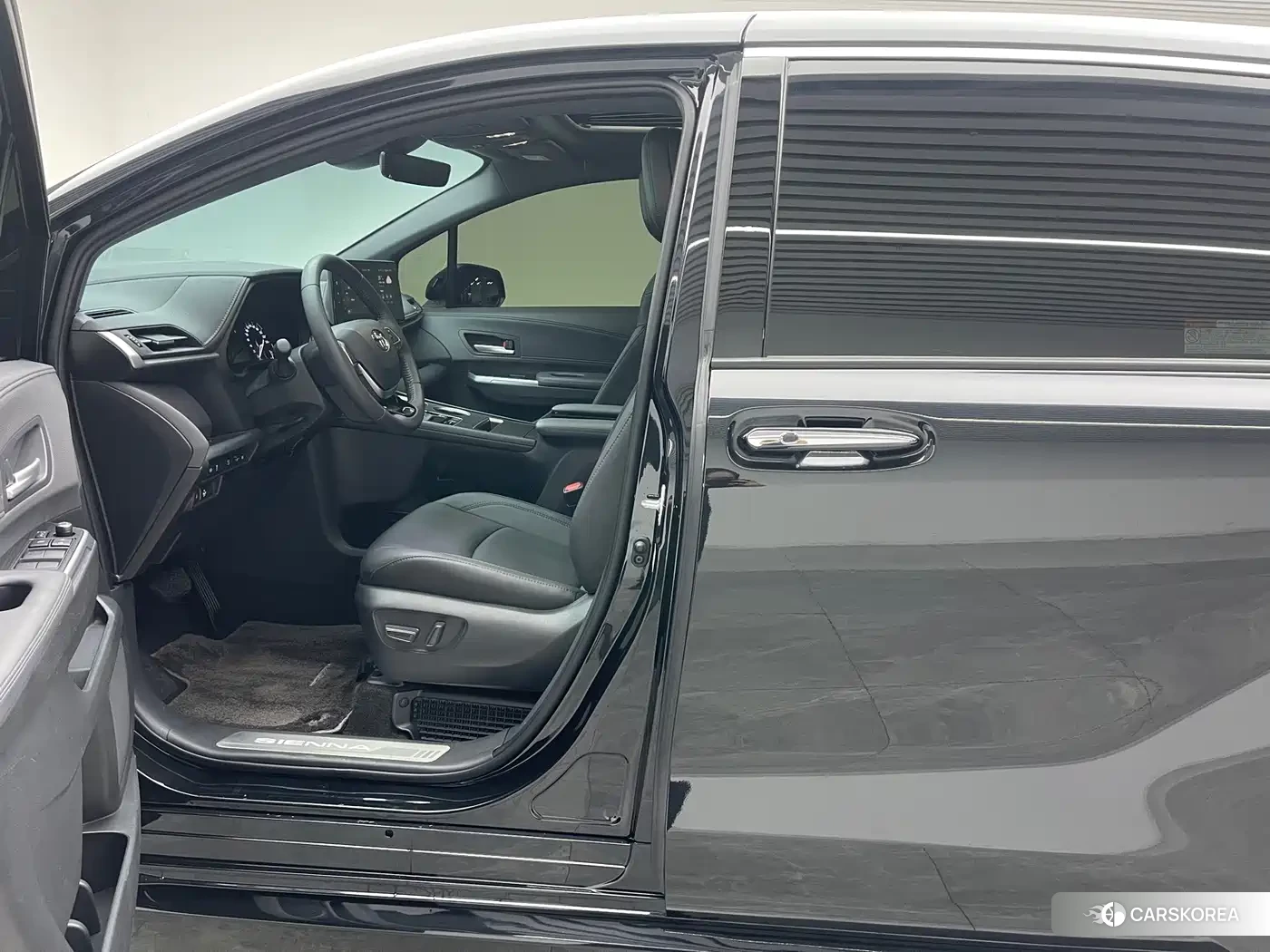 Toyota Sienna id 4653909 из Китая 18