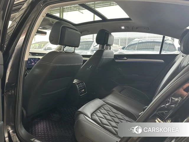 Volkswagen Magotan PHEV id 4263824 из Китая 12