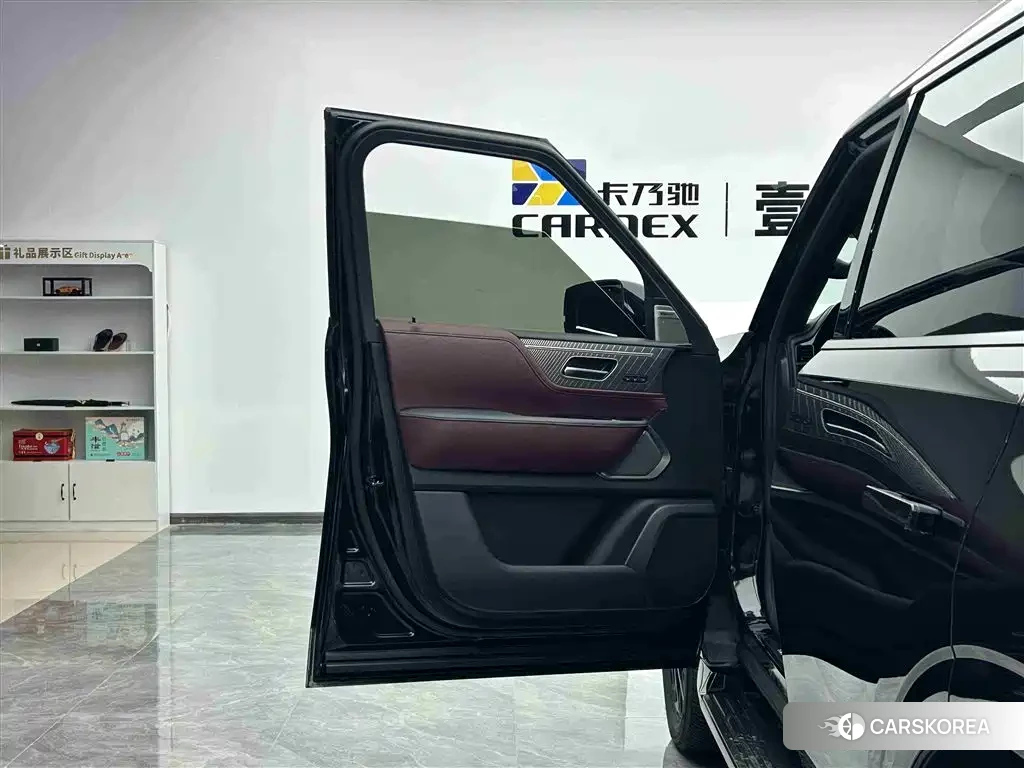 Infiniti QX80 id 4577475 из Китая 17