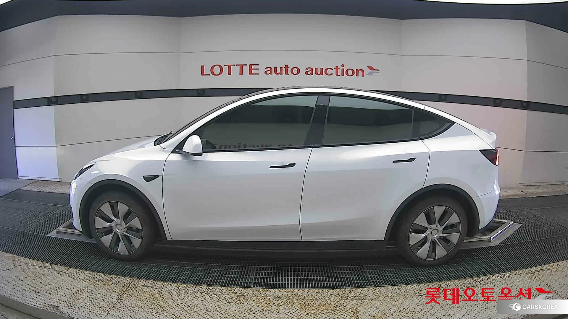 Tesla Model Y RWD id 4909363 из Кореи 34