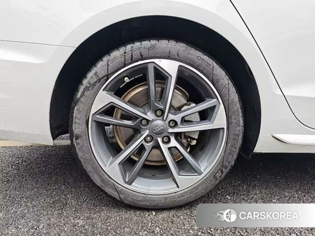 Audi A4L id 4273263 из Китая 31