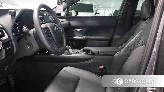 Lexus UX300h id 4016918 из Кореи 13