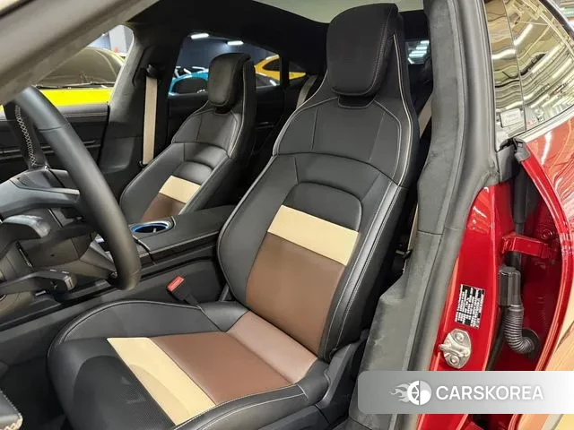 Porsche Taycan id 3648882 из Кореи 17