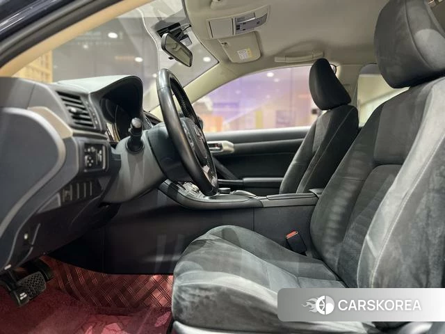 Lexus CT id 4213447 из Китая 16